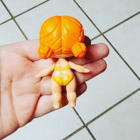 LOL Surprise Dolls Mini Sweets Series Sweet Peach - Picture 3 of 4